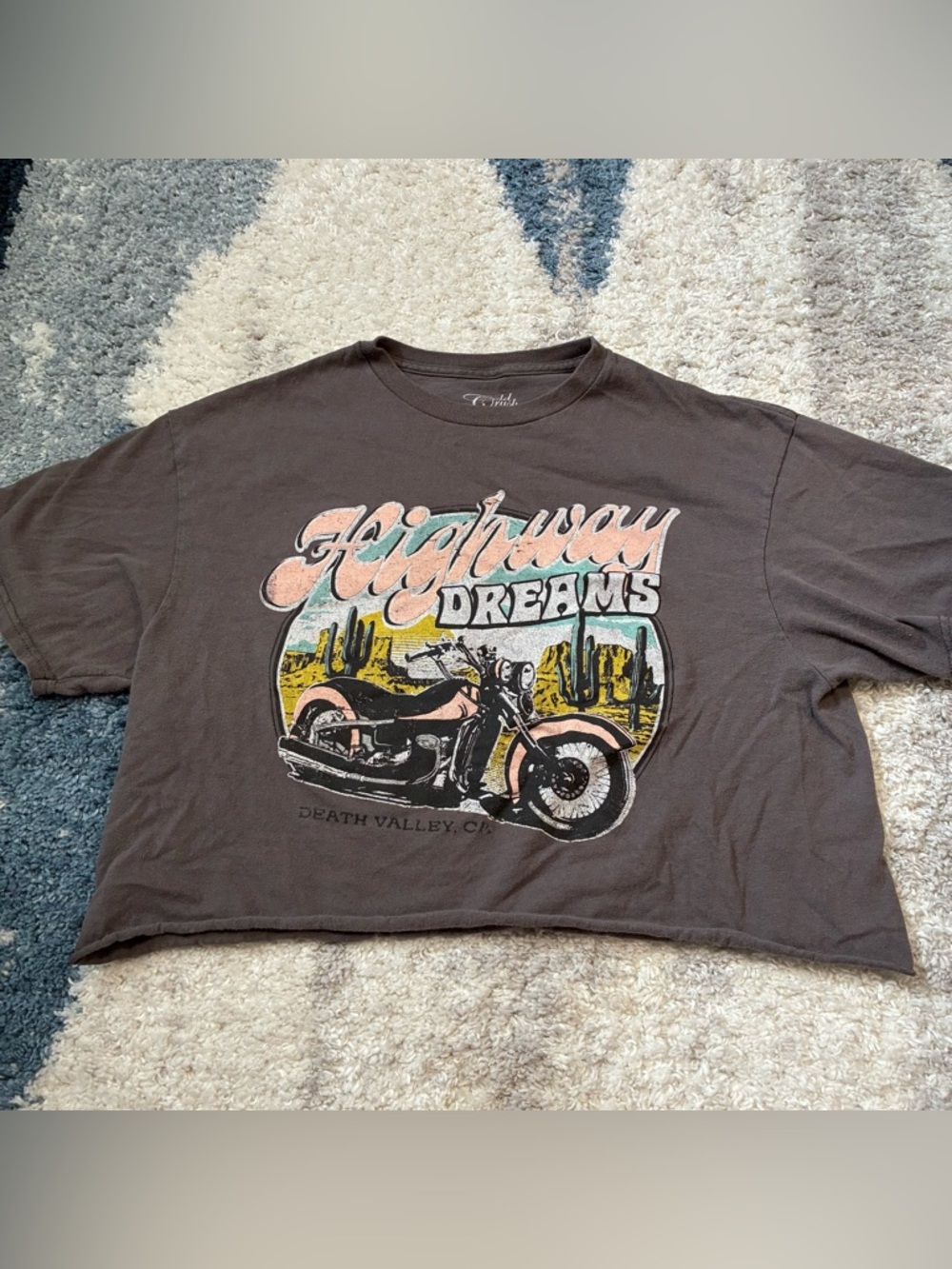 Highway Dreams Death Valley, CA motorcycle graphic cropped t-shirt